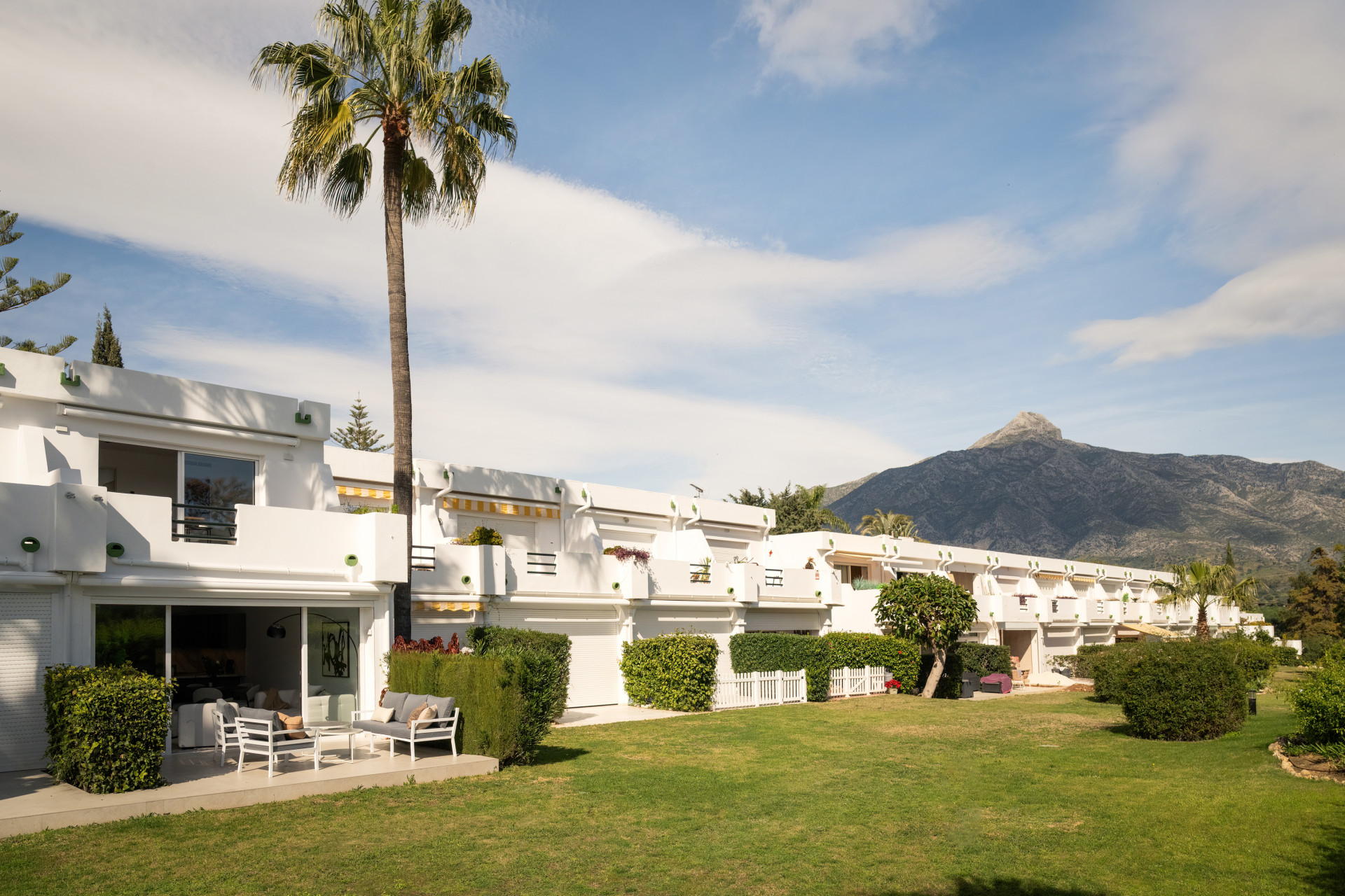 4 Bedroom Townhouse in Marbella - Photo 2