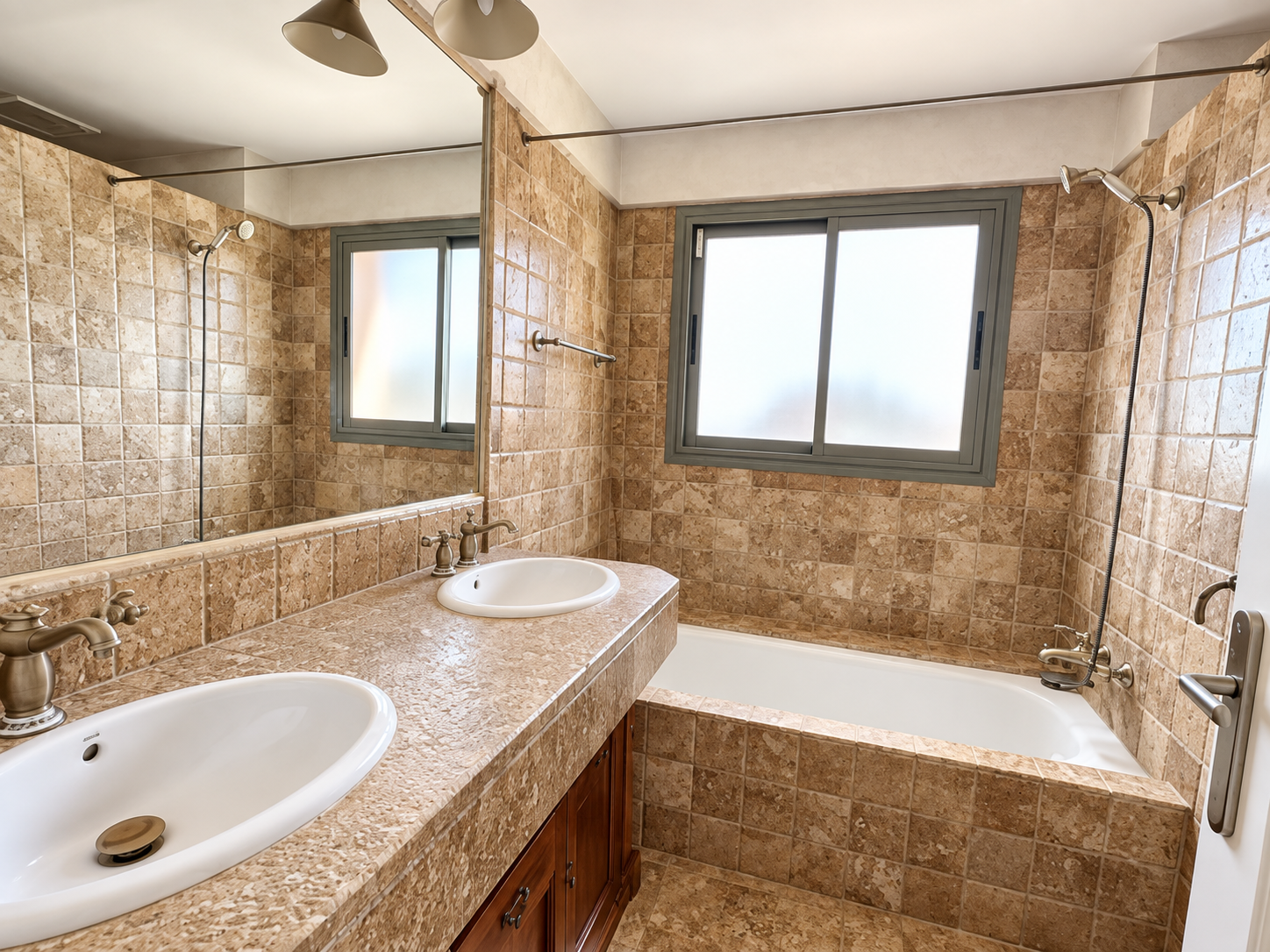 2 Bedroom Apartment in Estepona - Photo 13