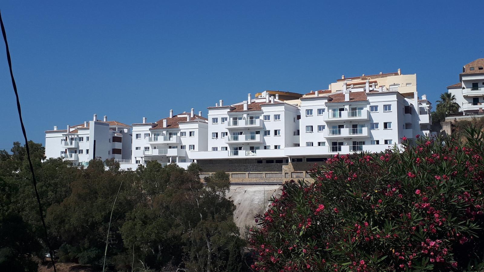 3 Bedroom Apartment in Fuengirola - Photo 5