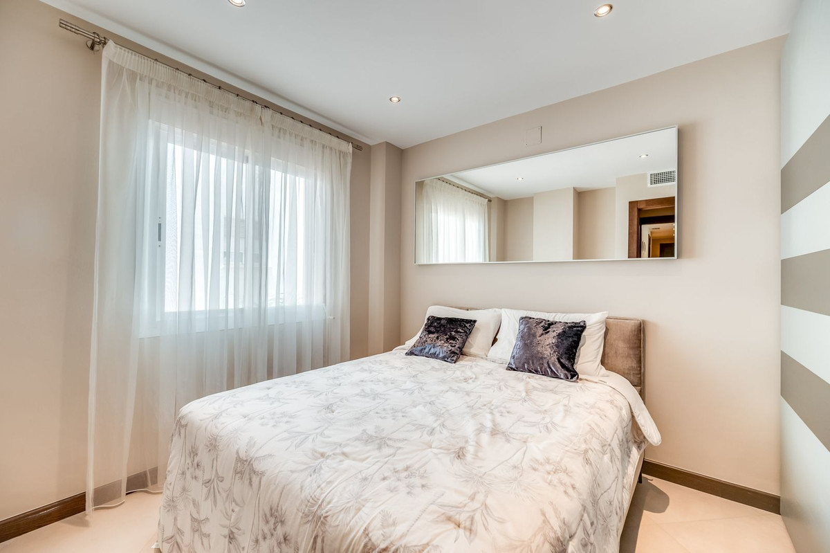 3 Bedroom Apartment in Marbella - Photo 20