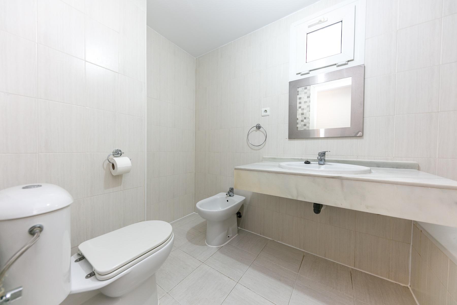 3 Bedroom Apartment in Benalmádena - Photo 19