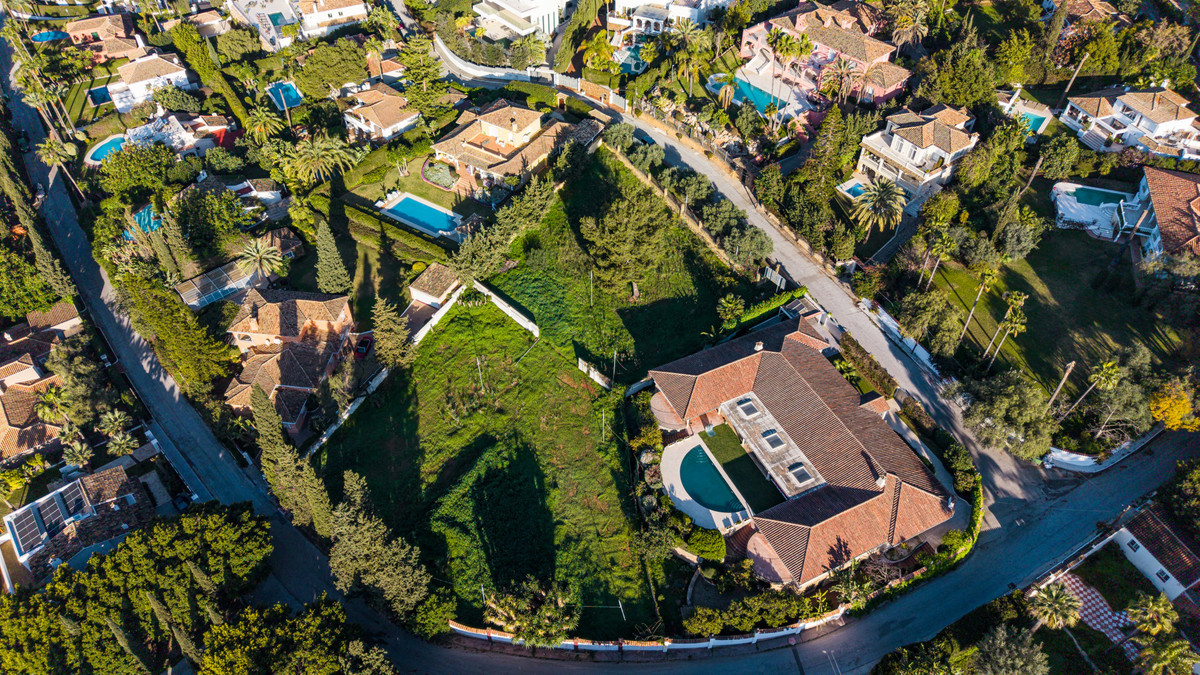 3,749 m² Plot in Marbella - Photo 3