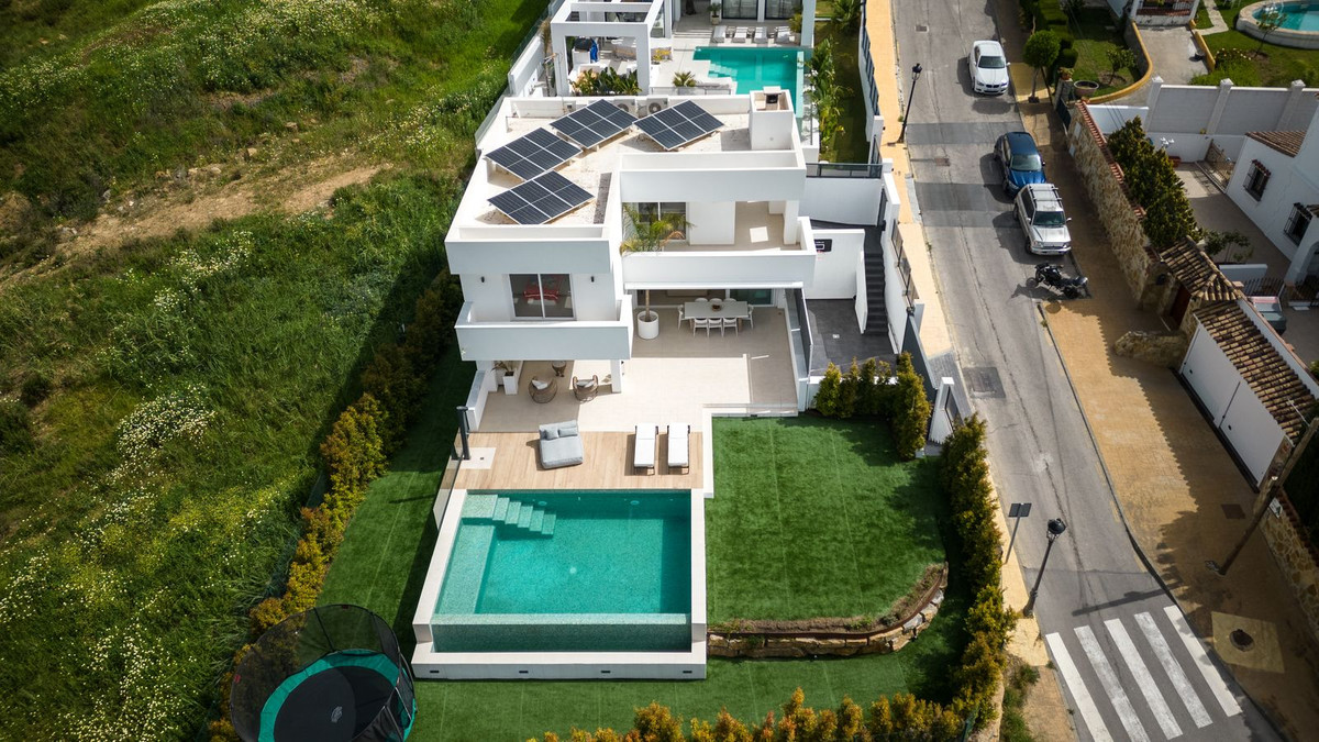 3 Bedroom Villa in Estepona - Photo 50