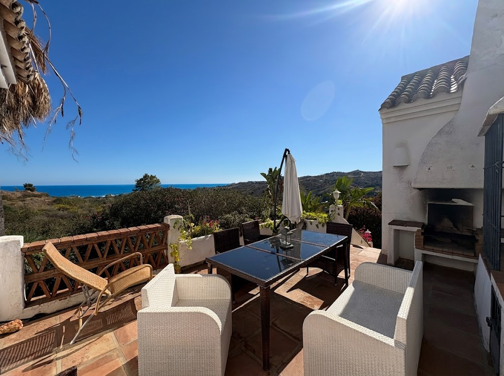 6 Bedroom Villa in Mijas - Photo 2