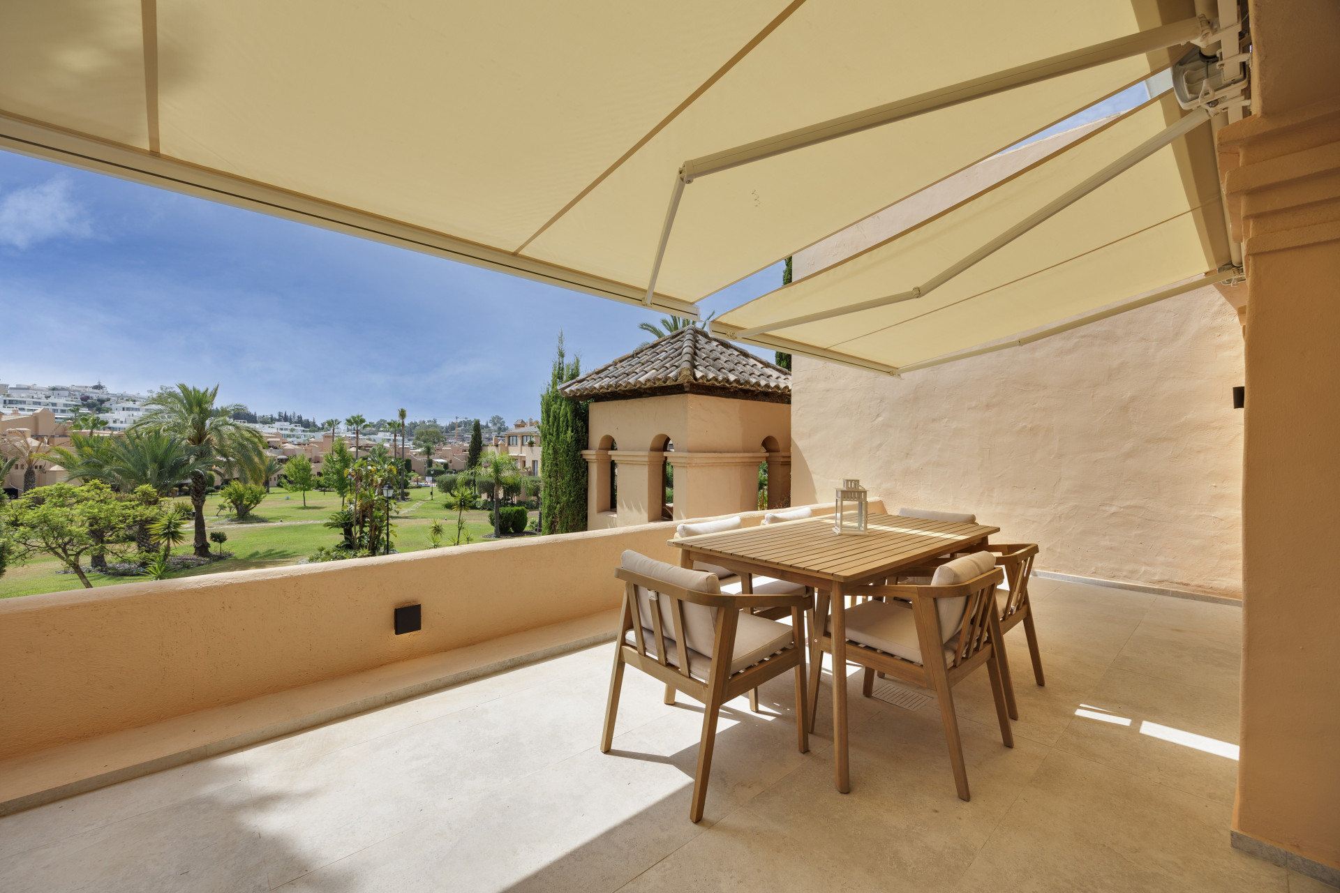 3 Bedroom Penthouse in Estepona - Photo 26