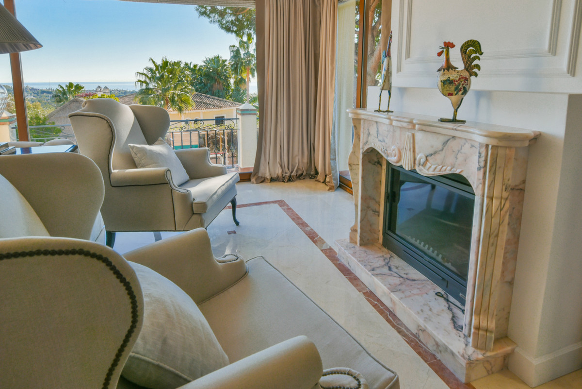 5 Bedroom Villa in Marbella - Photo 5
