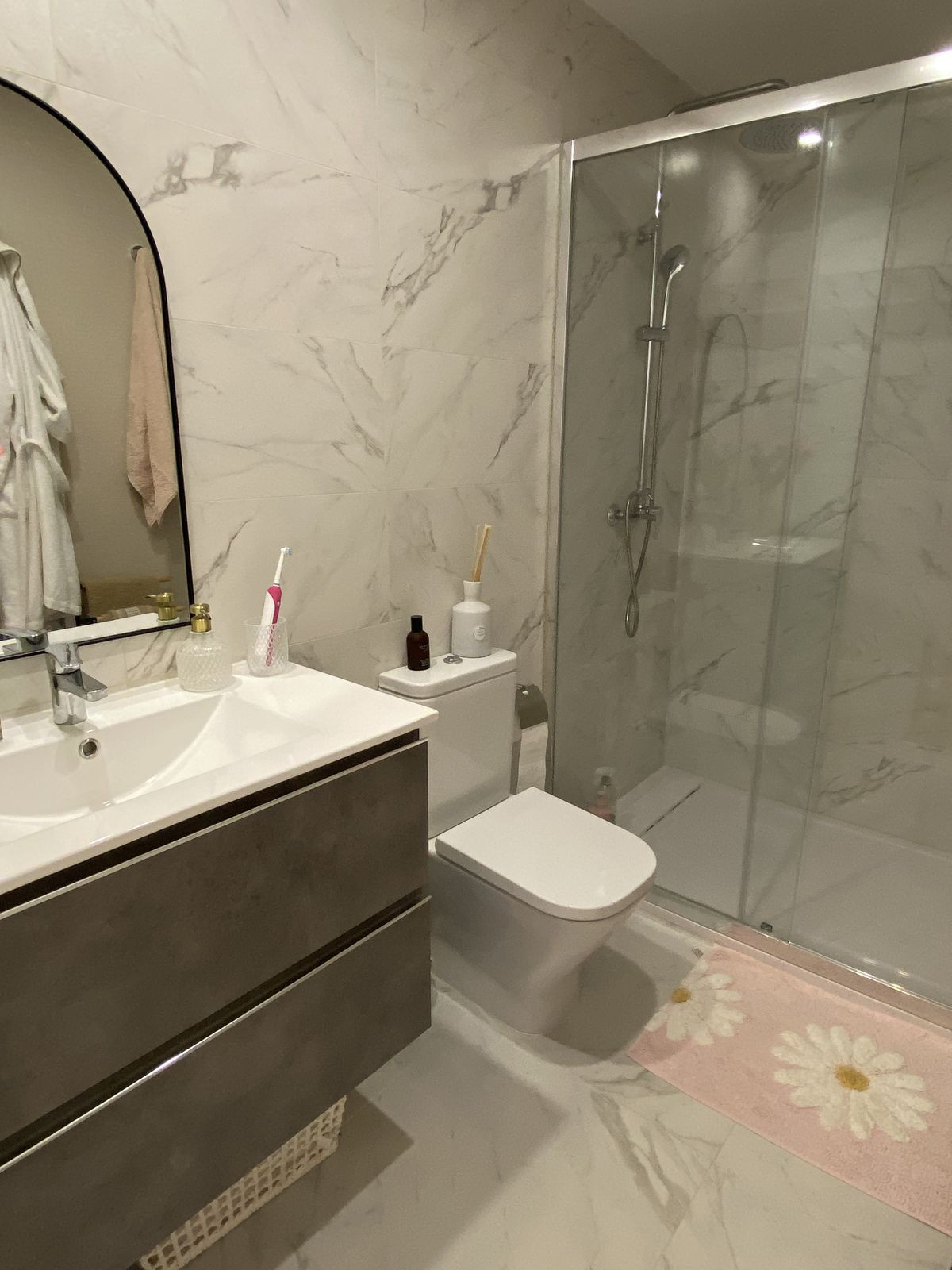 2 Bedroom Apartment in Estepona - Photo 13