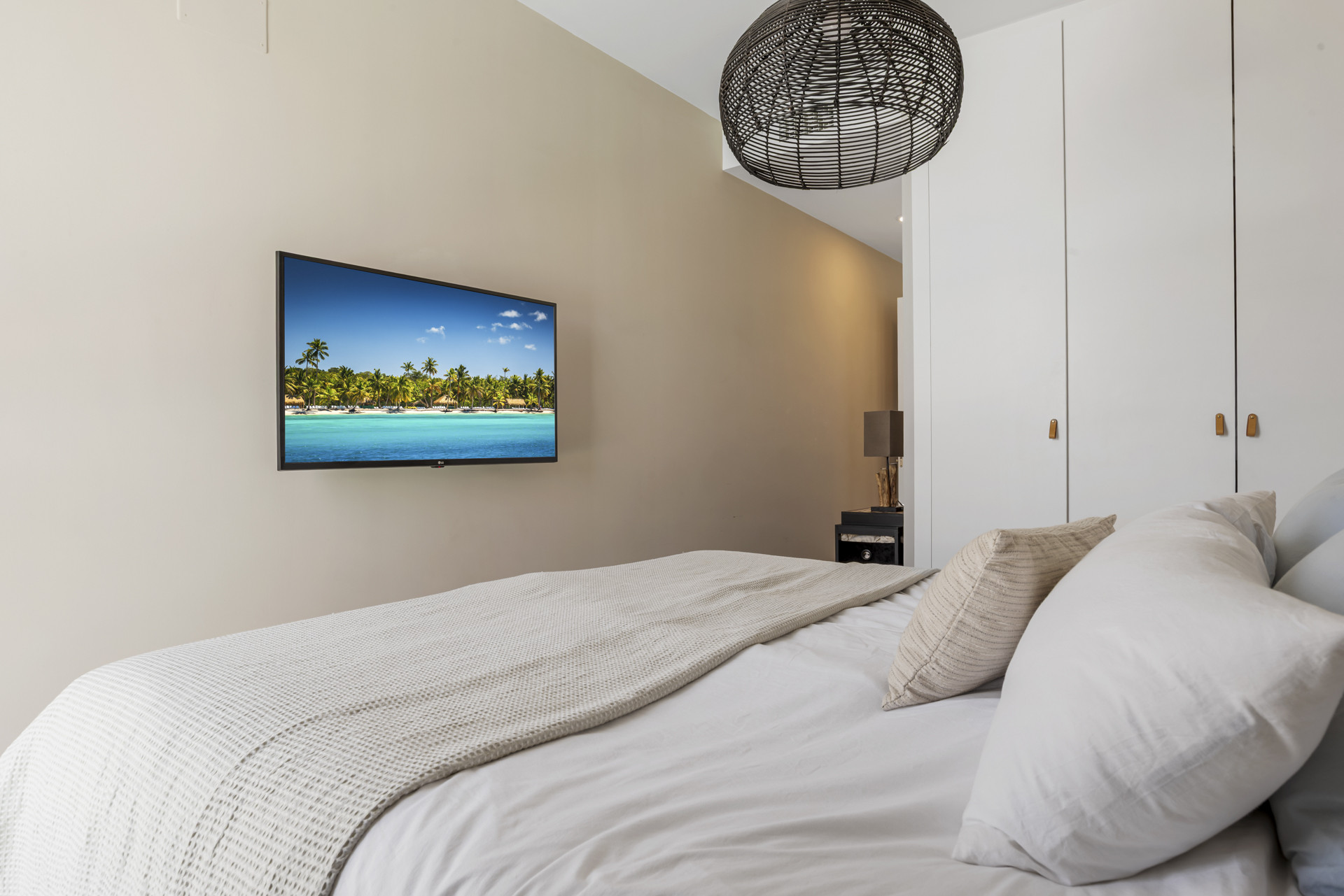 2 Bedroom Penthouse in Estepona - Photo 17