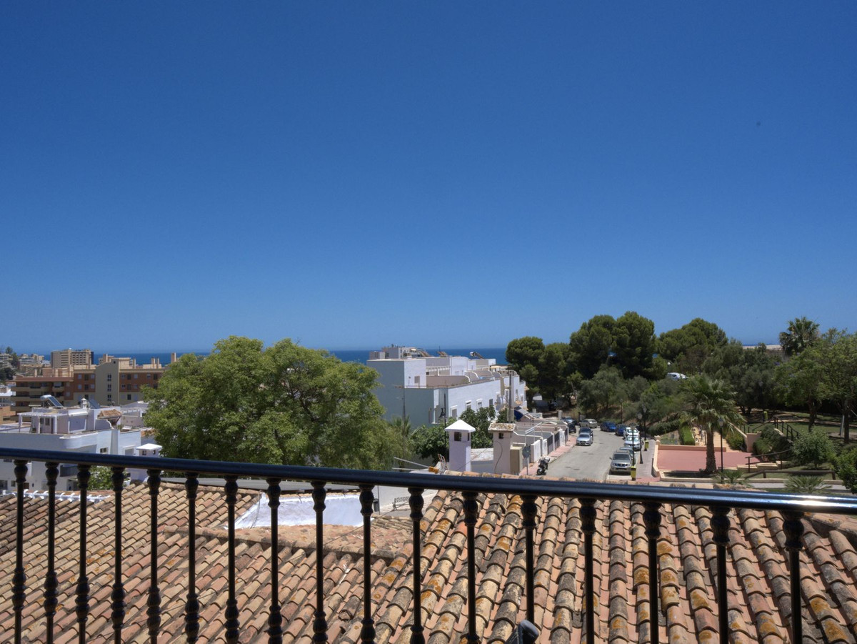 5 Bedroom Villa in Fuengirola - Photo 16