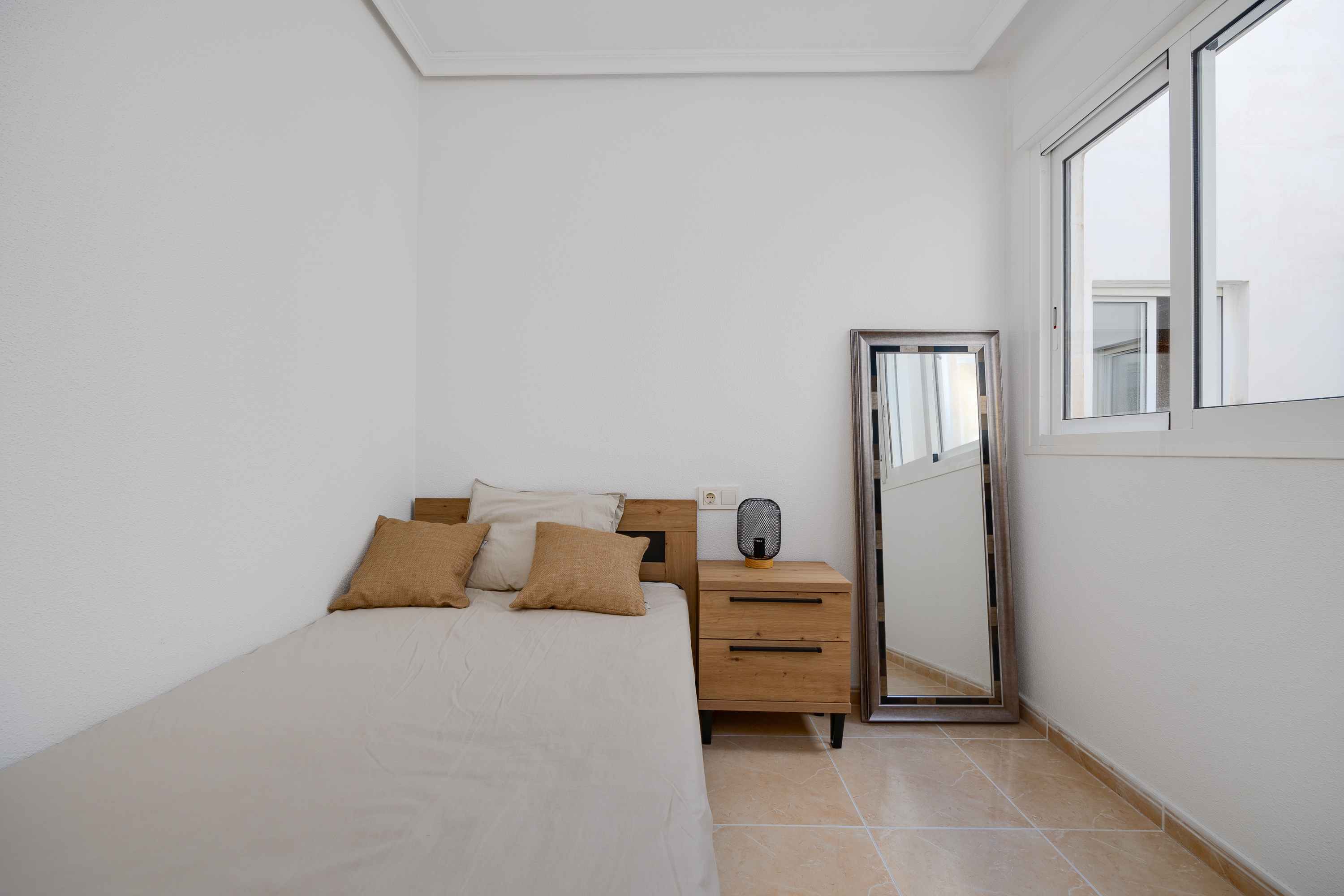 Apartamento com 2 quartos com piscina em Alicante, Espanha – Foto 19