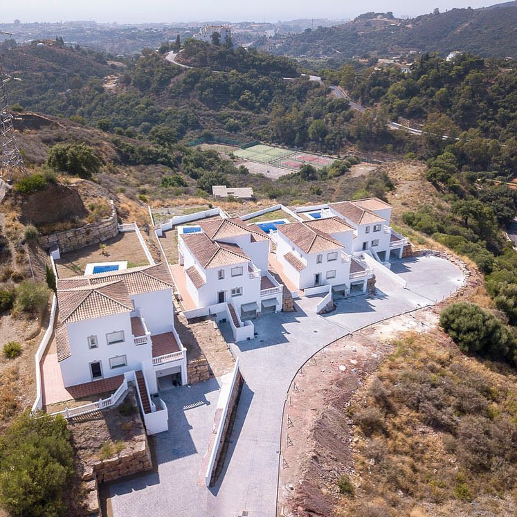 4 Bedroom Villa in Estepona - Photo 2