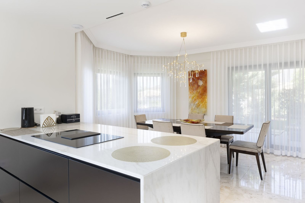 6 Bedroom Villa in Mijas - Photo 24