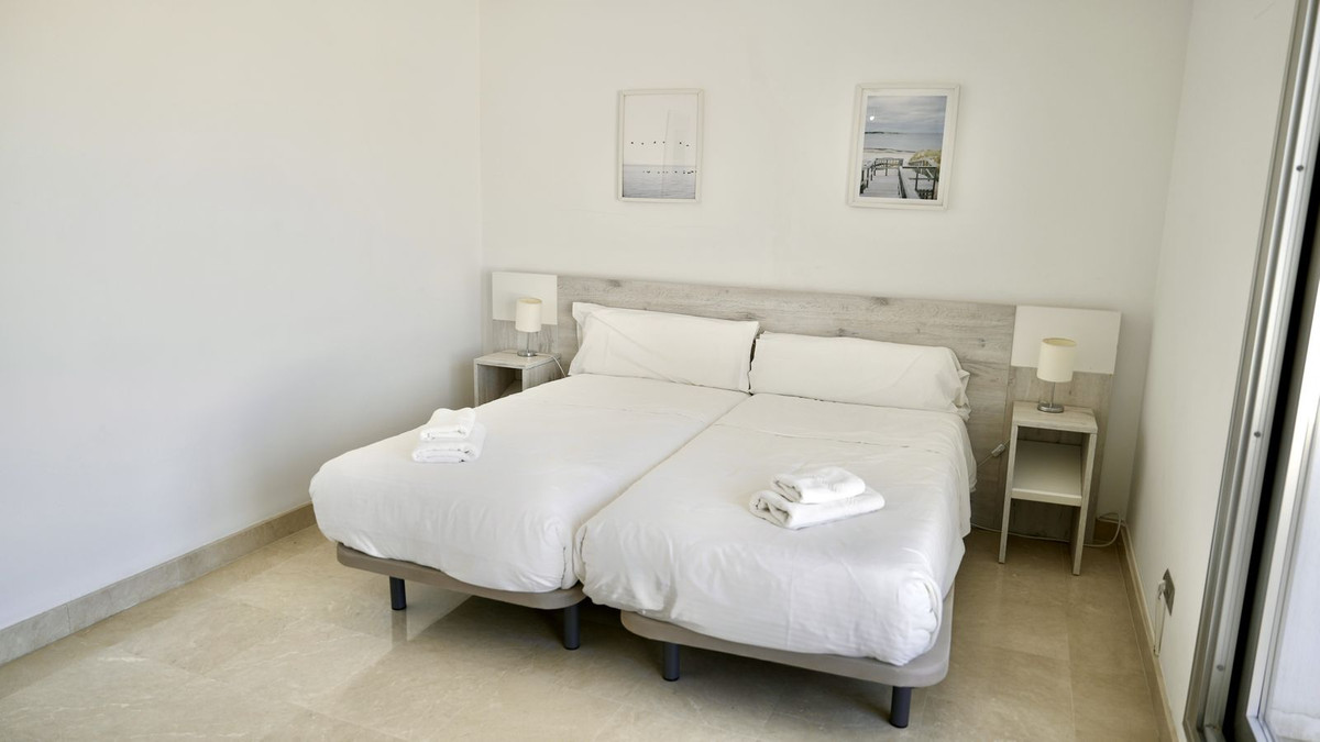 3 Bedroom Penthouse in San Pedro de Alcántara - Photo 17