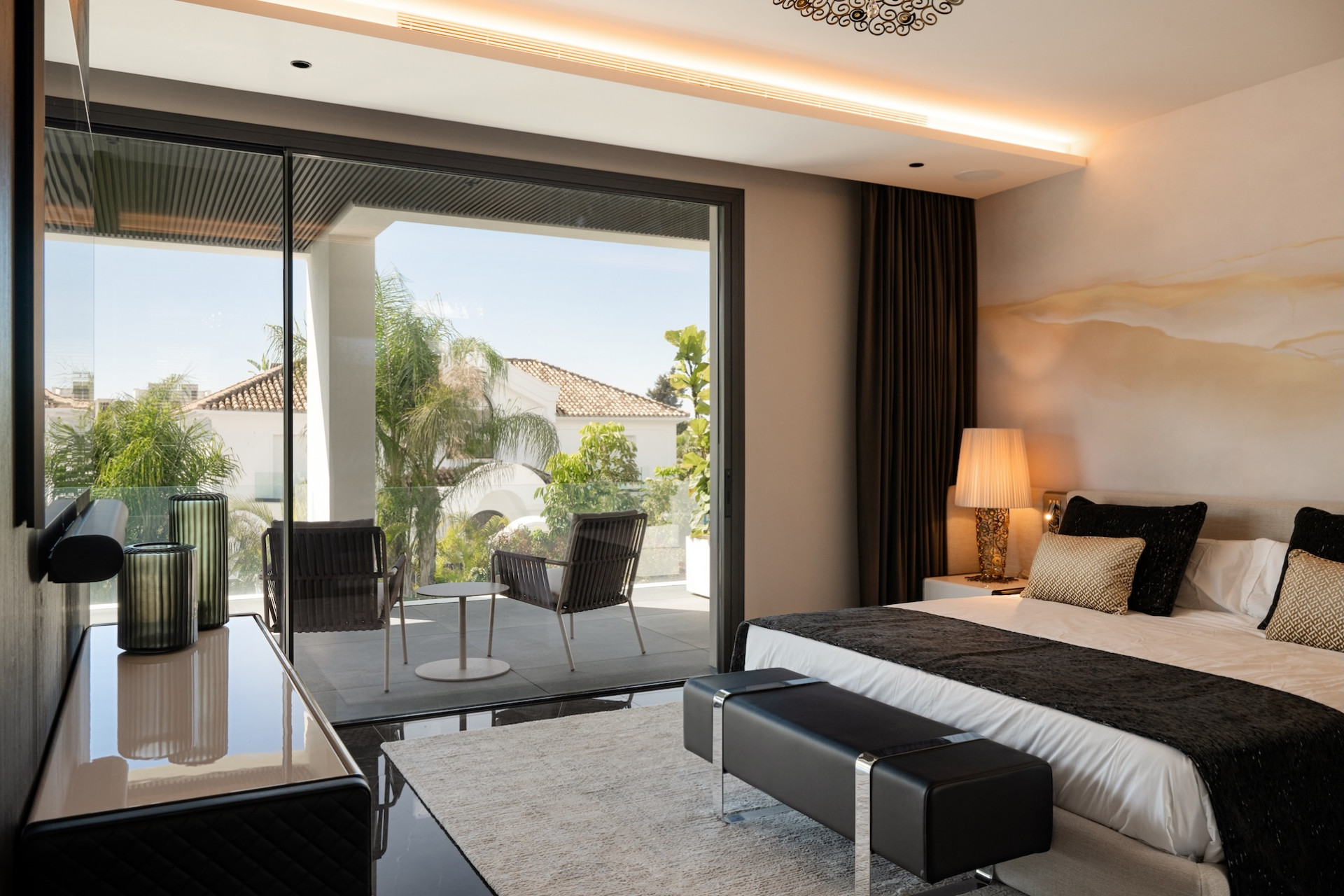 5 Bedroom Villa in Marbella - Photo 20