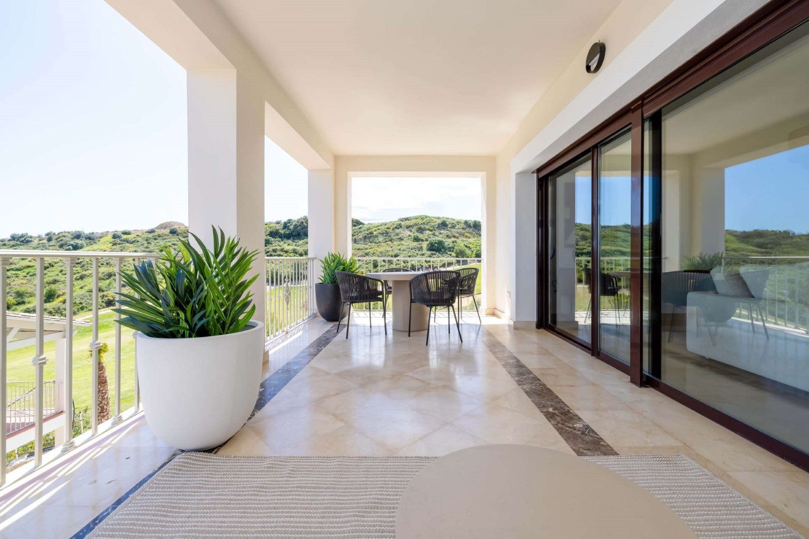 3 Bedroom Townhouse in Estepona - Photo 3