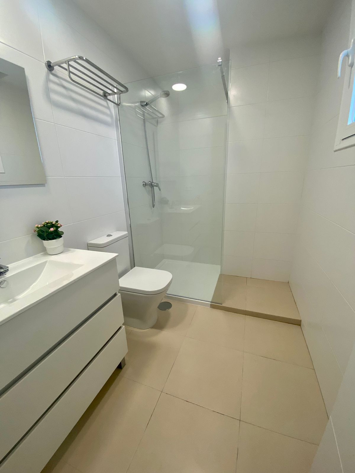 Piso de 3 dormitorios con piscina en Málaga – Foto 28