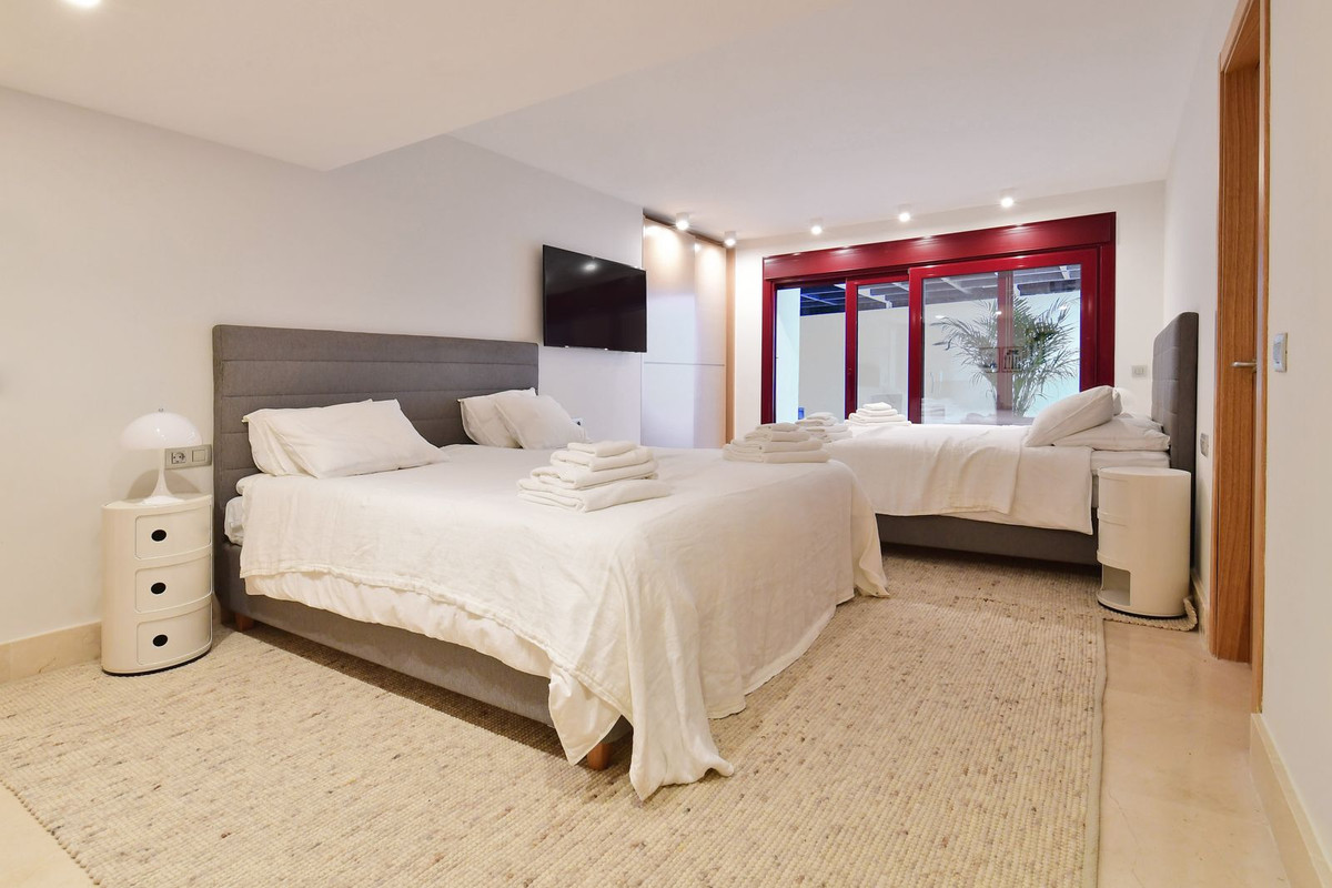 7 Bedroom Villa in Marbella - Photo 29