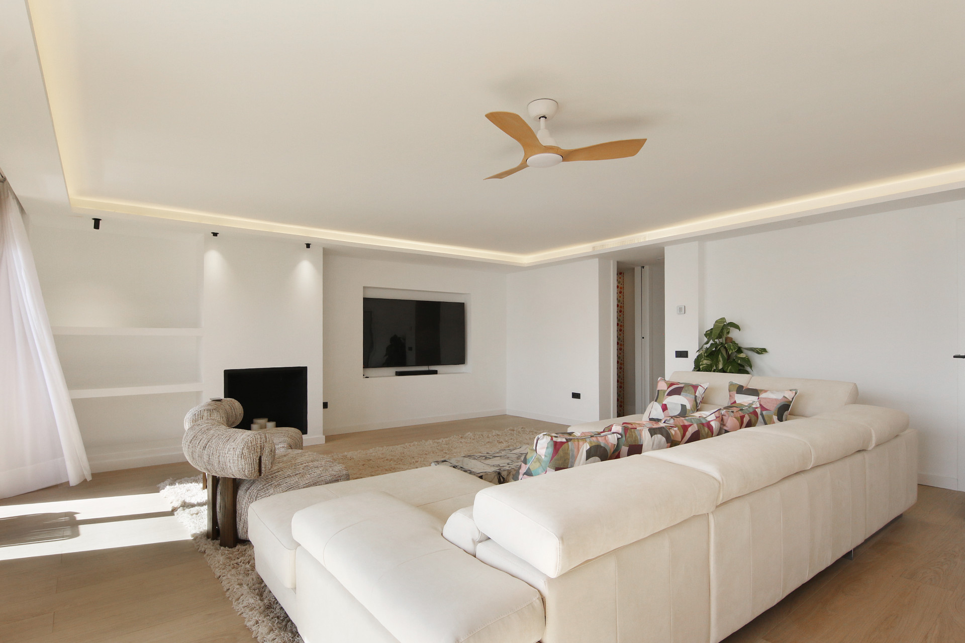 3 Bedroom Penthouse in Estepona - Photo 12