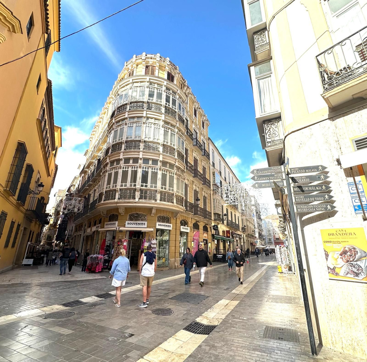 4 Bedroom Apartment in Málaga - Photo 4