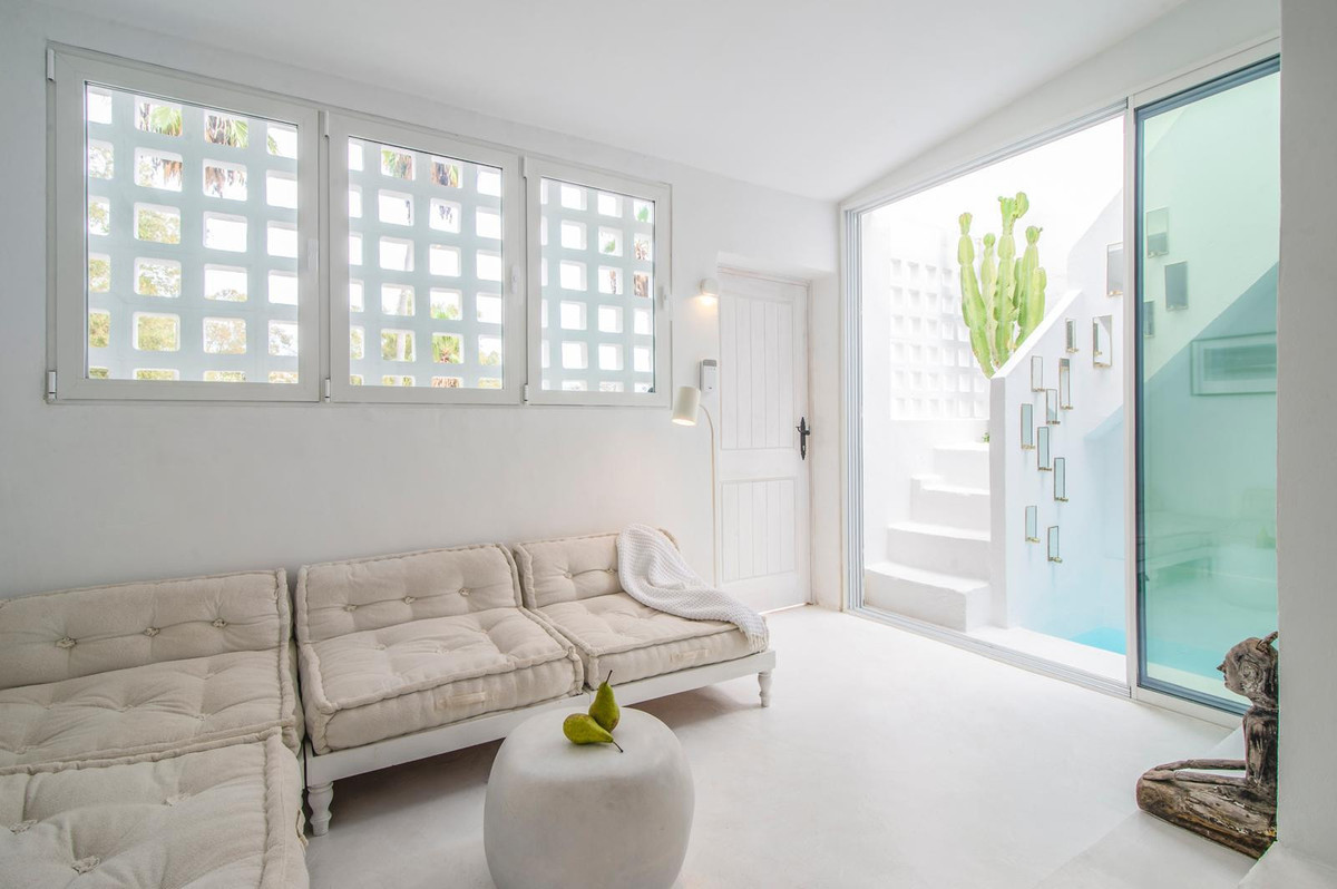2 Bedroom Apartment in Marbella