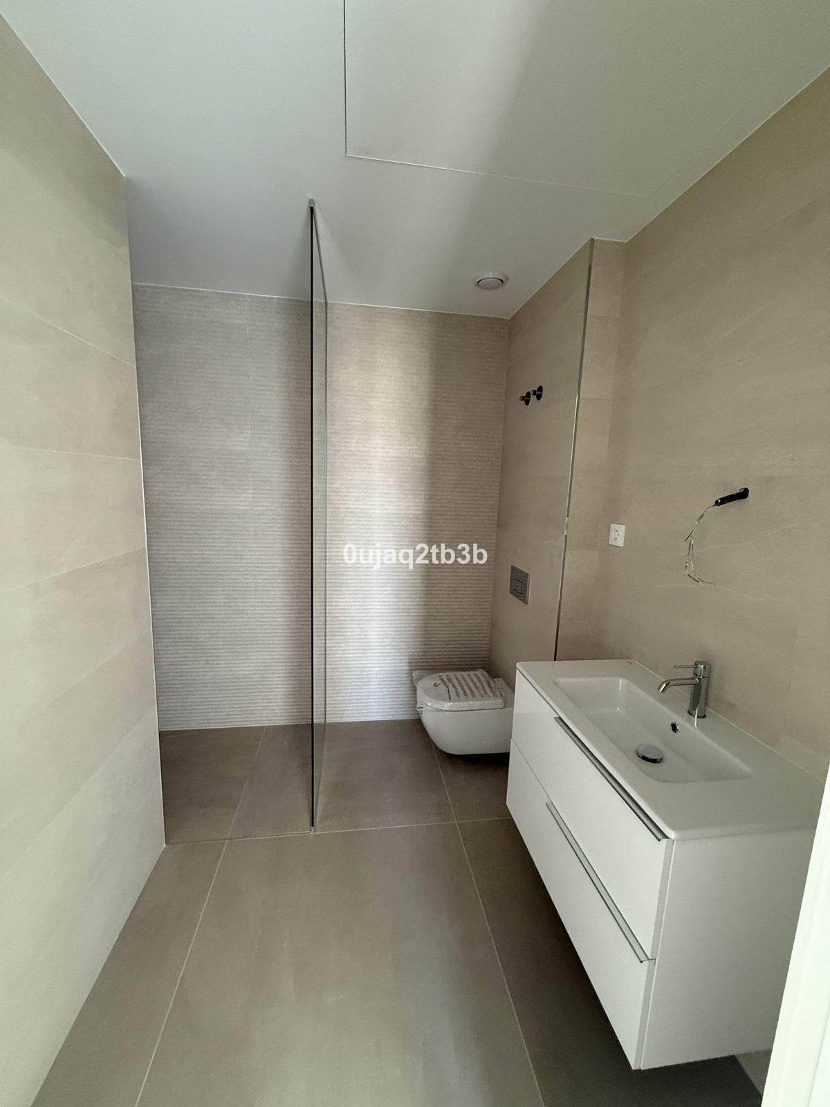 3 Bedroom Penthouse in Estepona - Photo 15