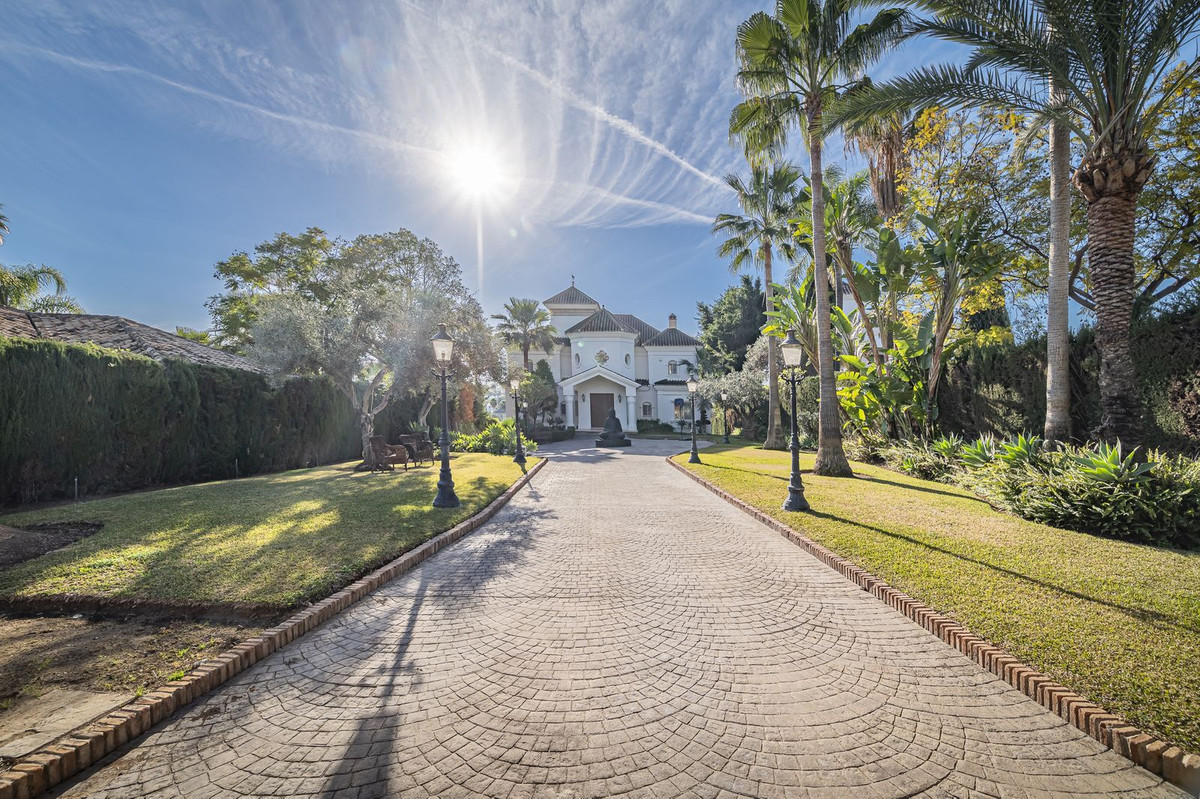7 Bedroom Villa in Marbella - Photo 30