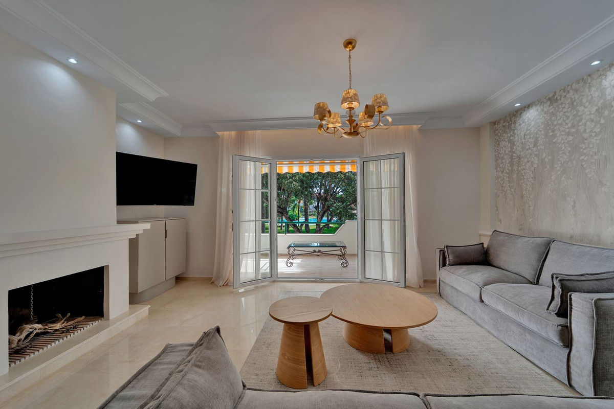 3 Bedroom Apartment in Benahavís