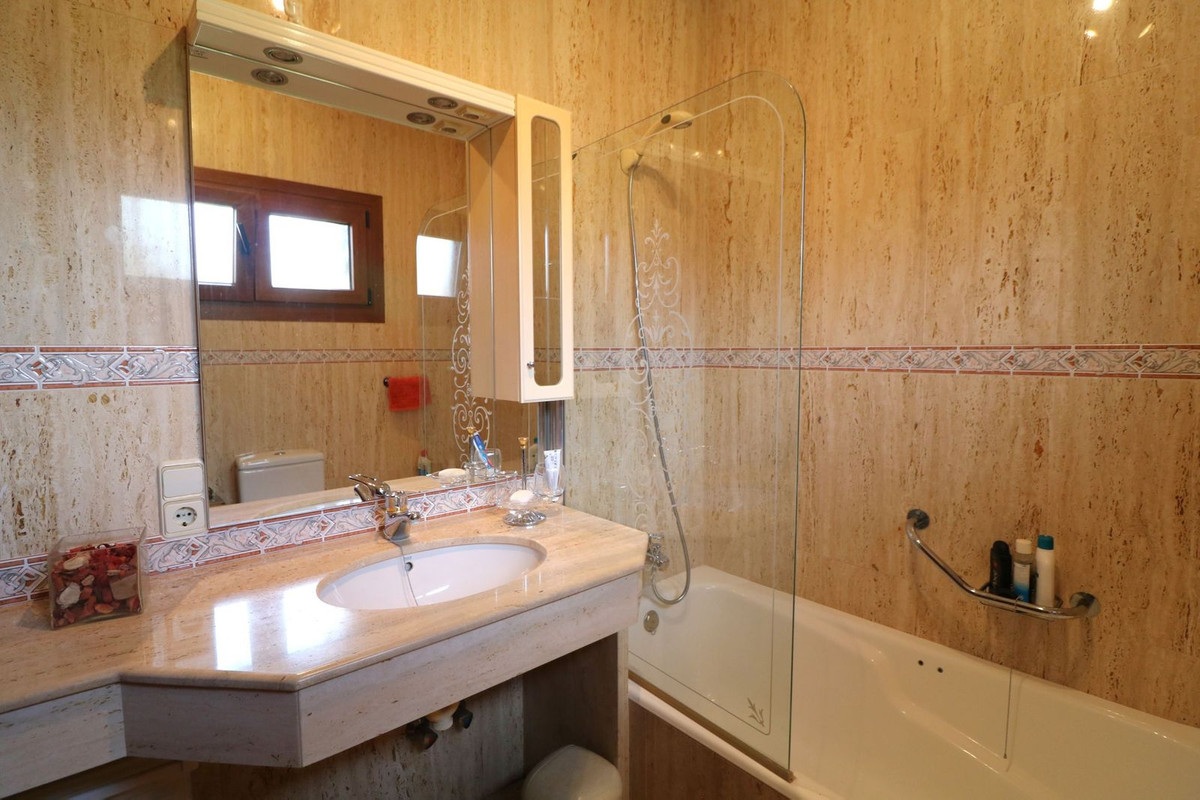 6 Bedroom Villa in Estepona - Foto 21