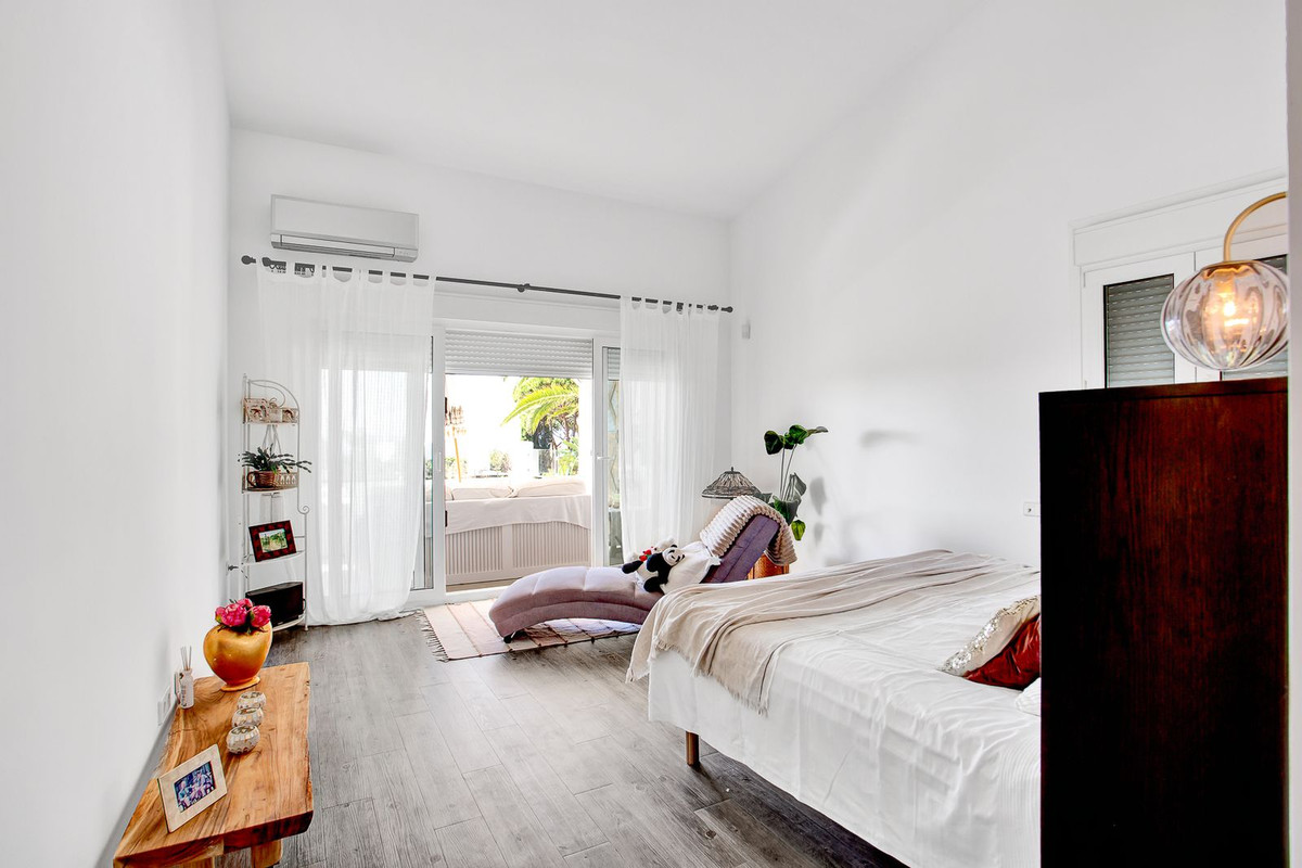 6 Bedroom Villa in Marbella - Photo 71
