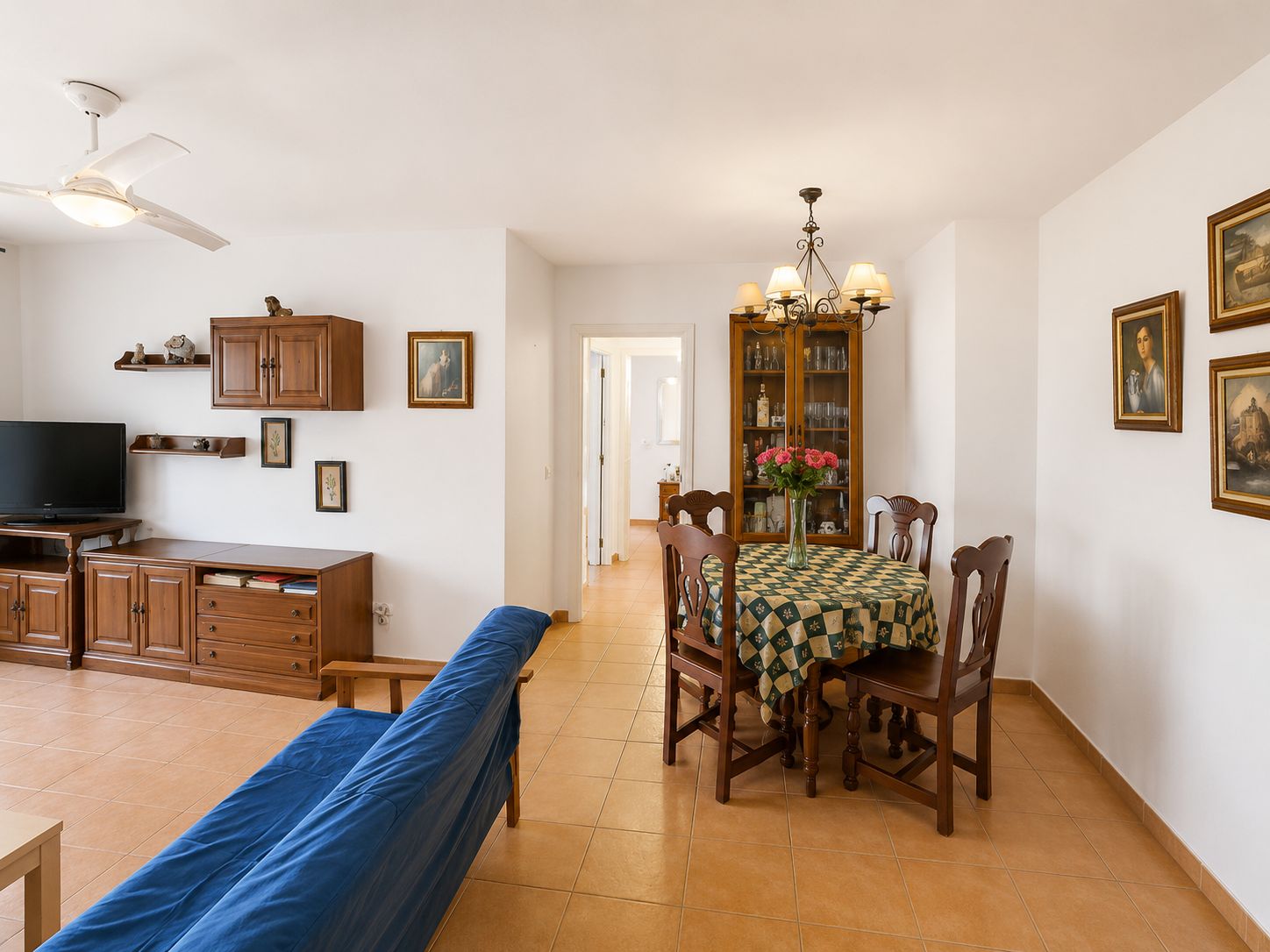 2 Bedroom Apartment in Fuengirola - Photo 9