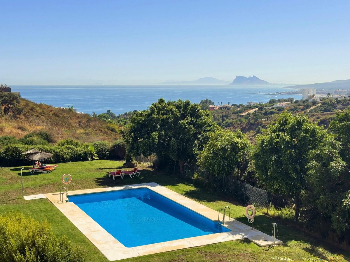 2 Bedroom Apartment in Manilva - Фото 2