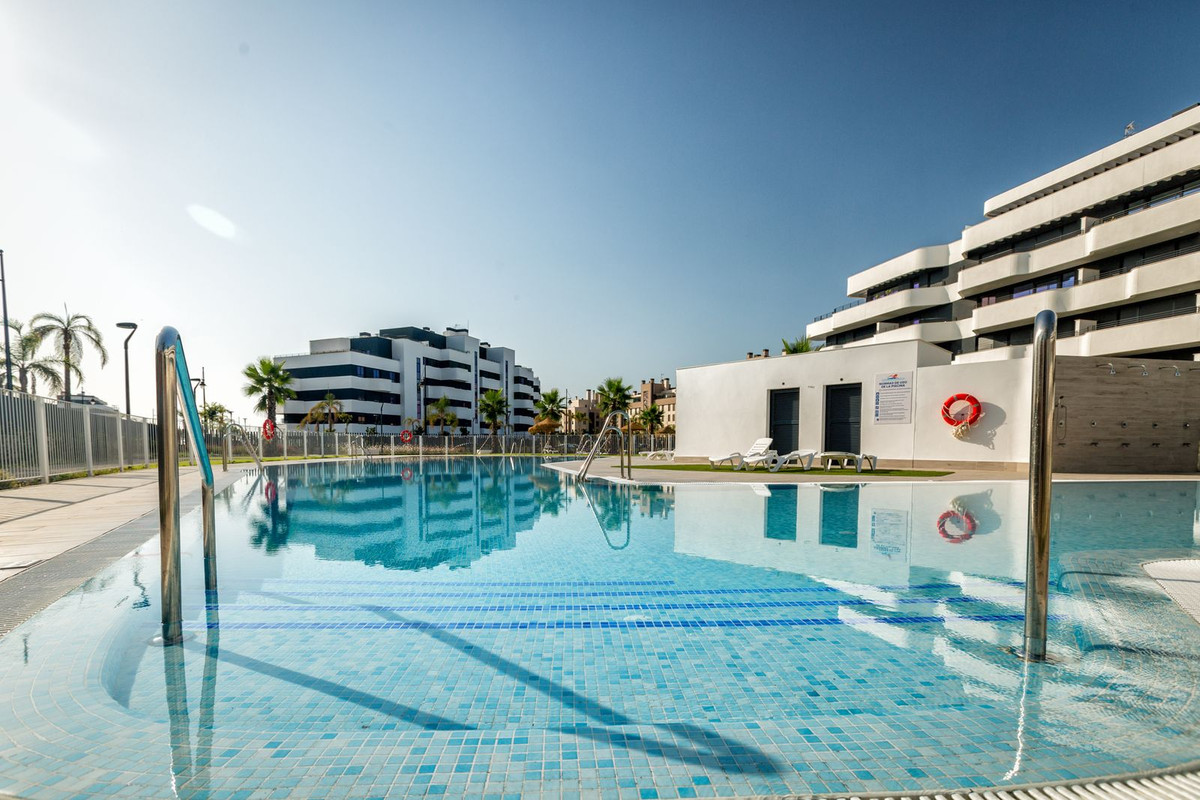 2 Bedroom Penthouse in Torremolinos - Photo 38