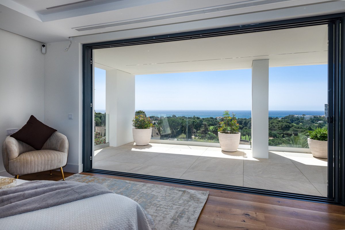 5 Bedroom Villa in Marbella - Photo 23