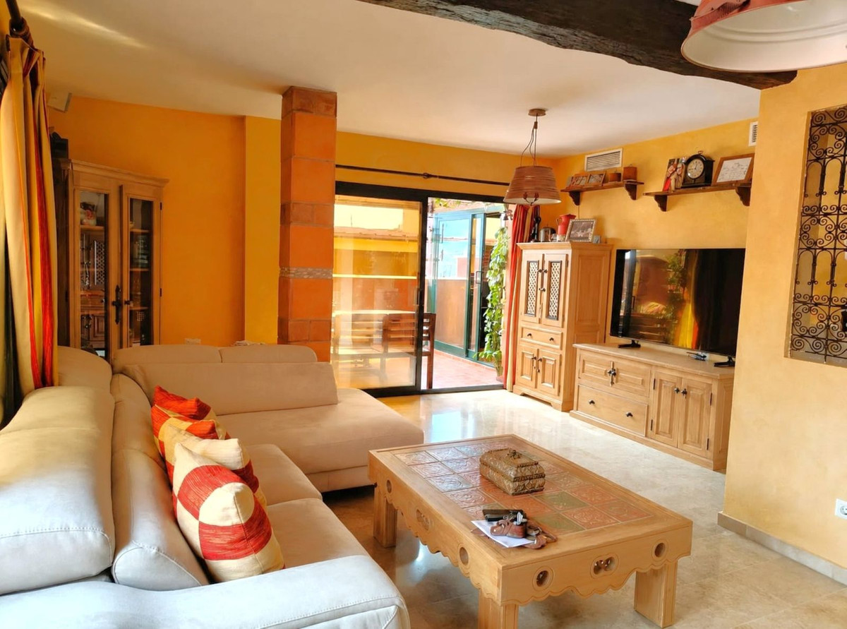 4 Bedroom Penthouse in San Pedro de Alcántara - Photo 4