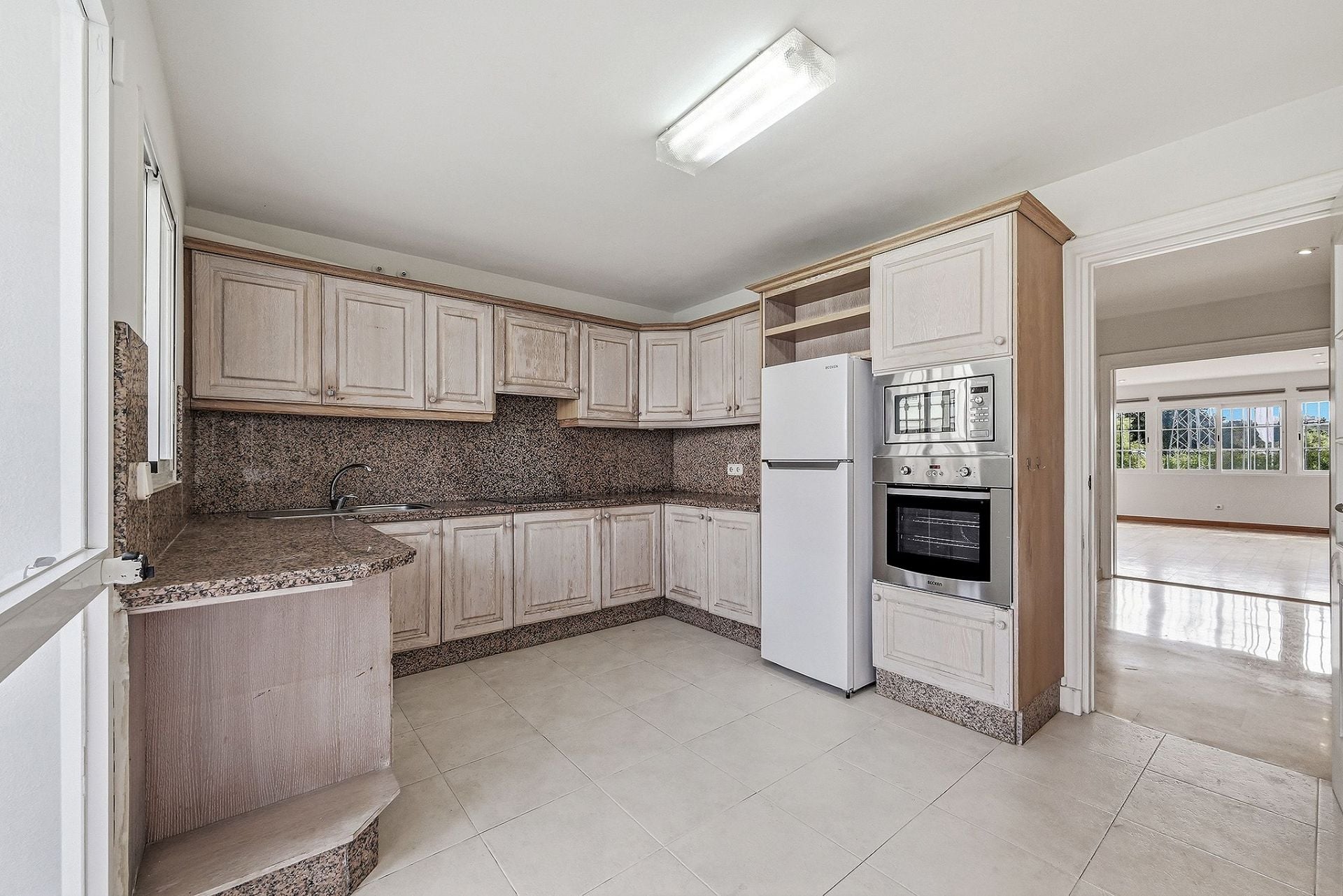 4 Bedroom Townhouse in Marbella - Photo 7
