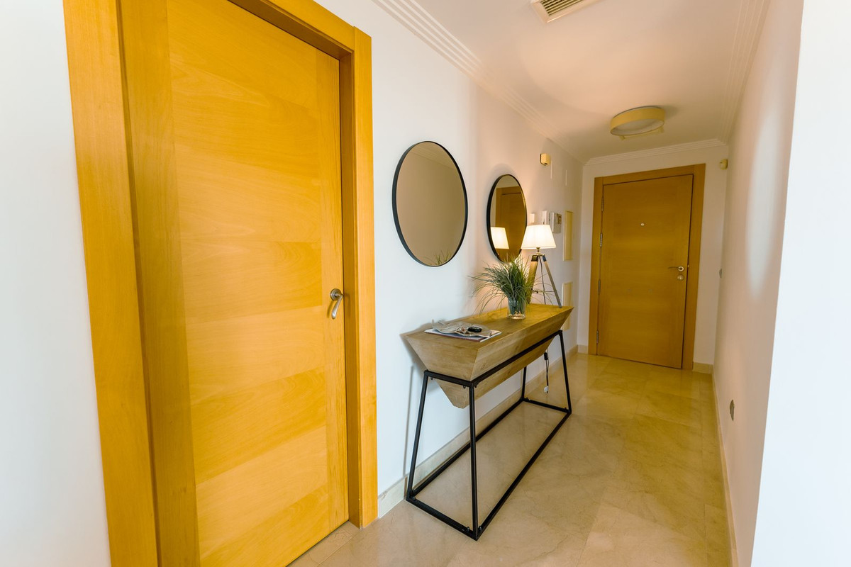 2 Bedroom Apartment in Estepona - Photo 12