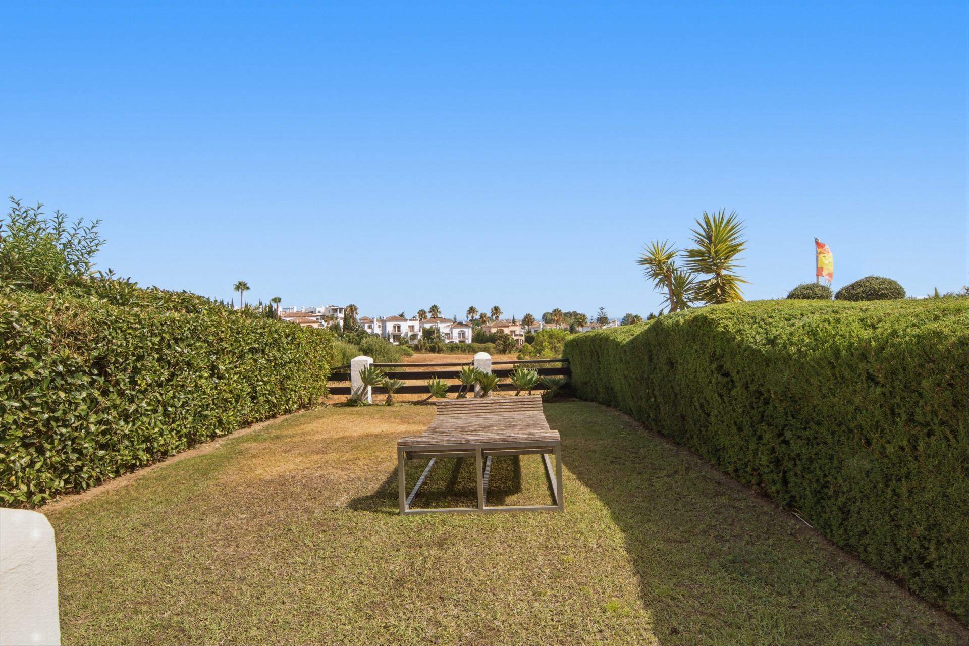 2 Bedroom Apartment in Estepona - Photo 10