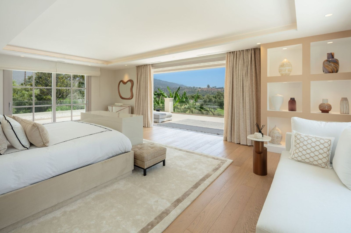 6 Bedroom Villa in Marbella - Photo 11