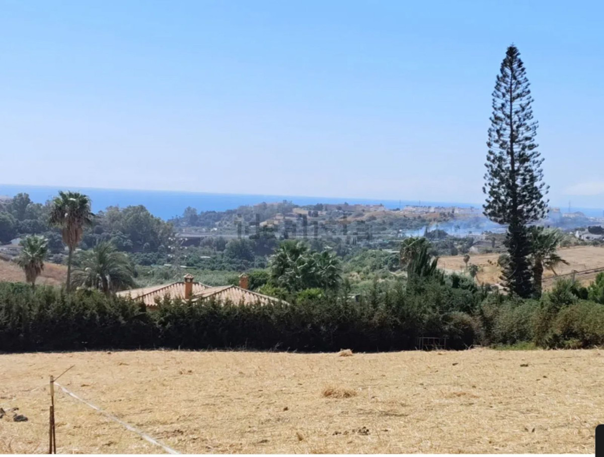 6,076 m² Plot in Estepona