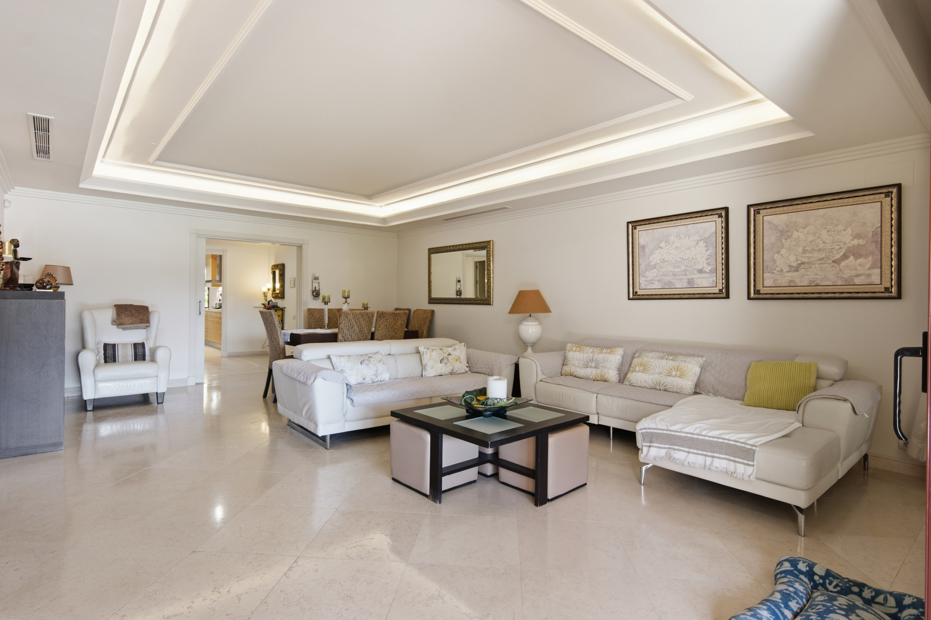 3 Bedroom Apartment in Estepona - Photo 6