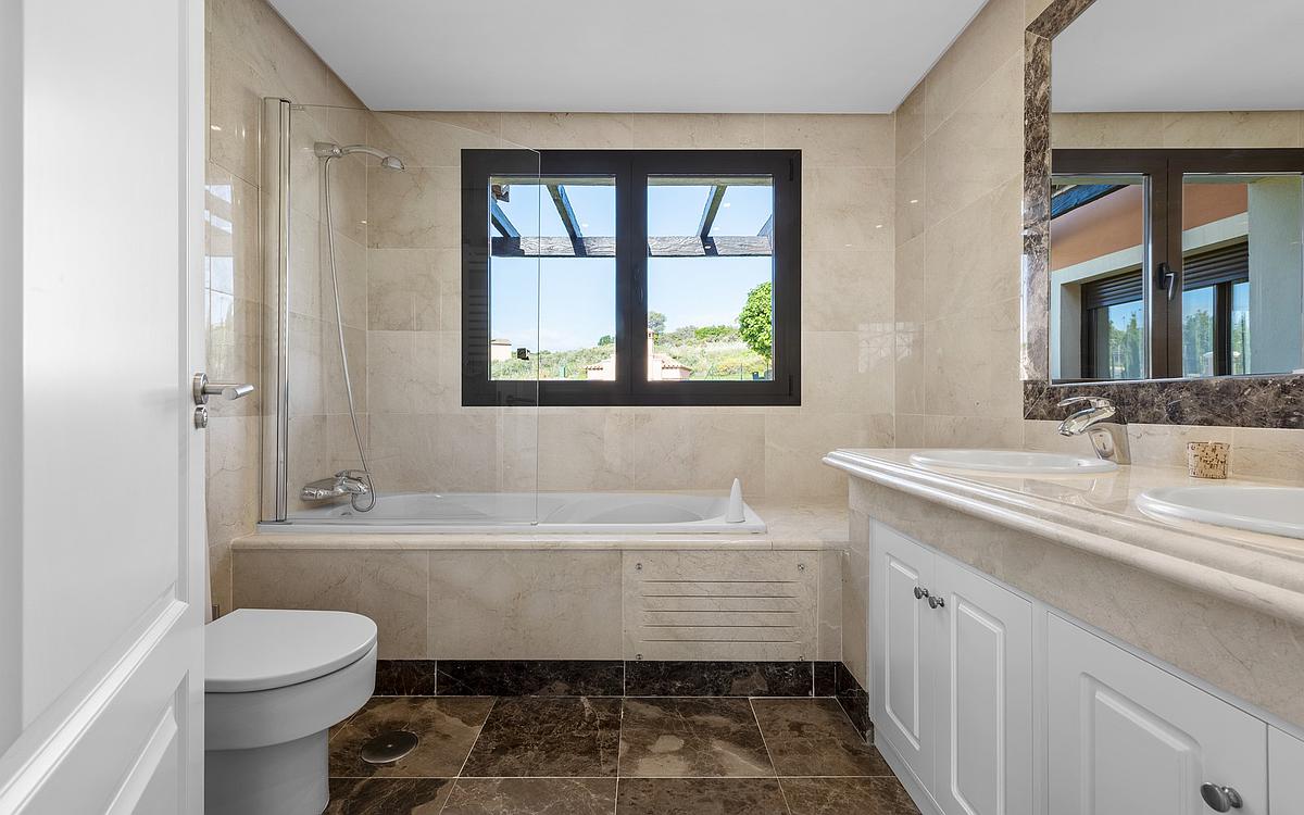 3 Bedroom Villa in Estepona - Photo 2