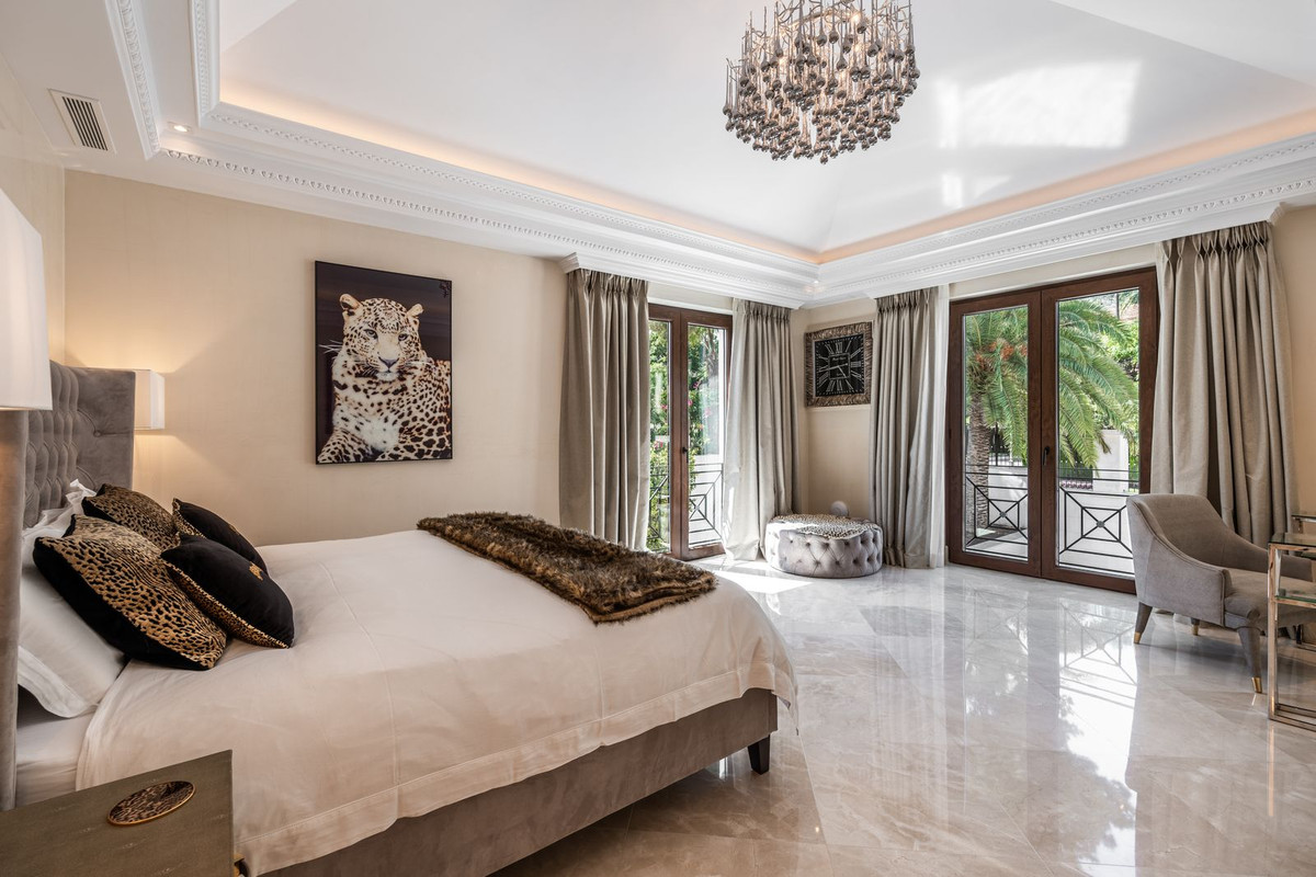 8 Bedroom Villa in Marbella - Foto 26