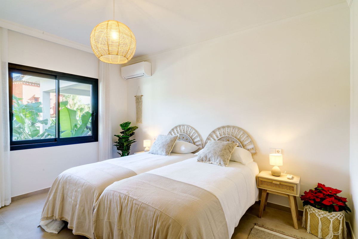 6 Bedroom Villa in Marbella - Photo 25