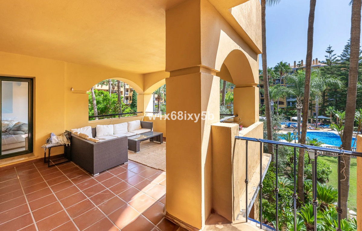 2 Bedroom Apartment in San Pedro de Alcántara - Photo 13