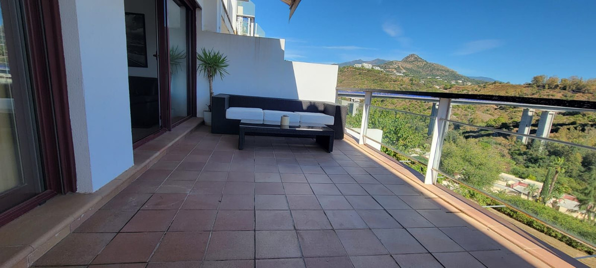 2 Bedroom Penthouse in Benahavís - Photo 57