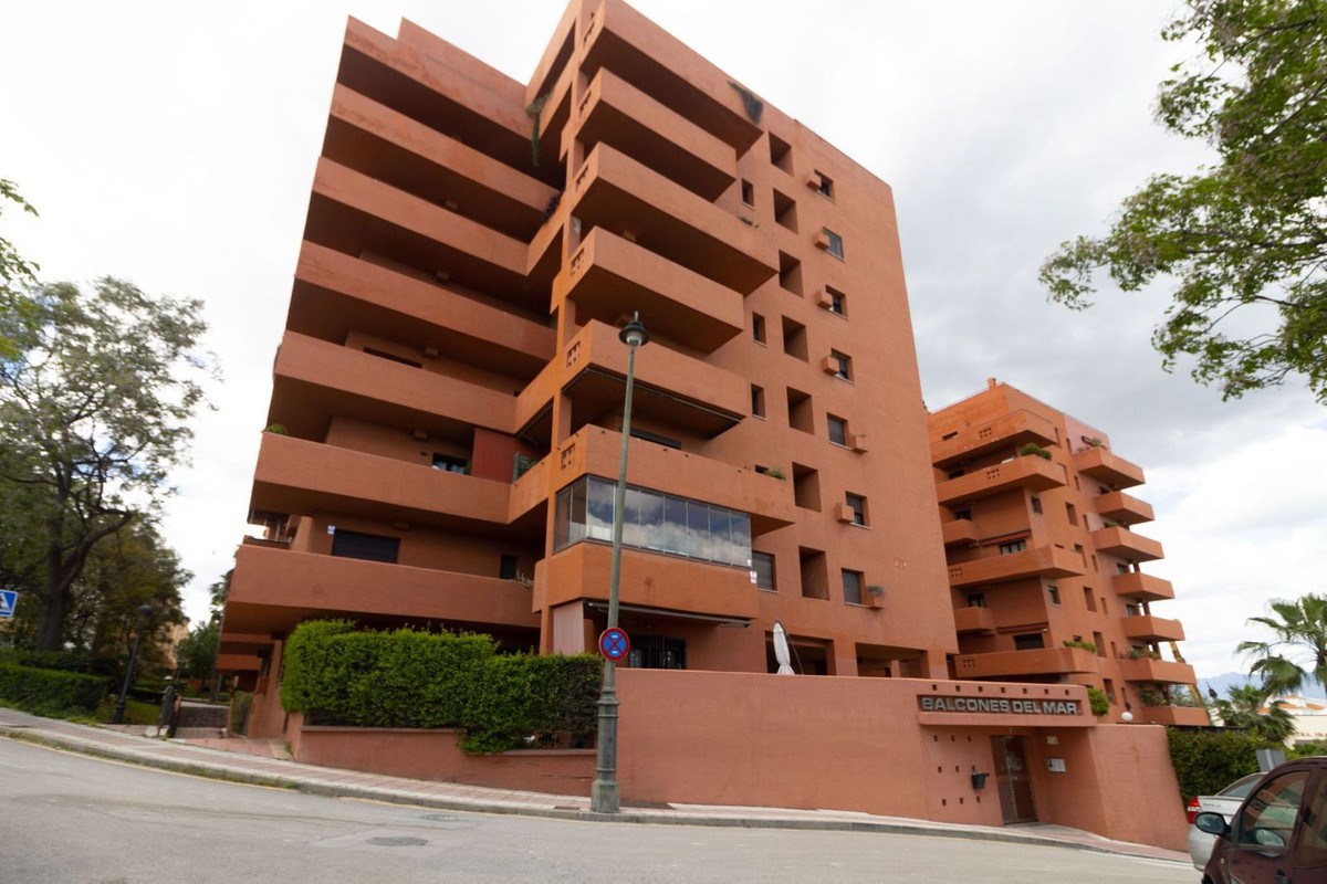 2 Bedroom Apartment in Estepona - Photo 22