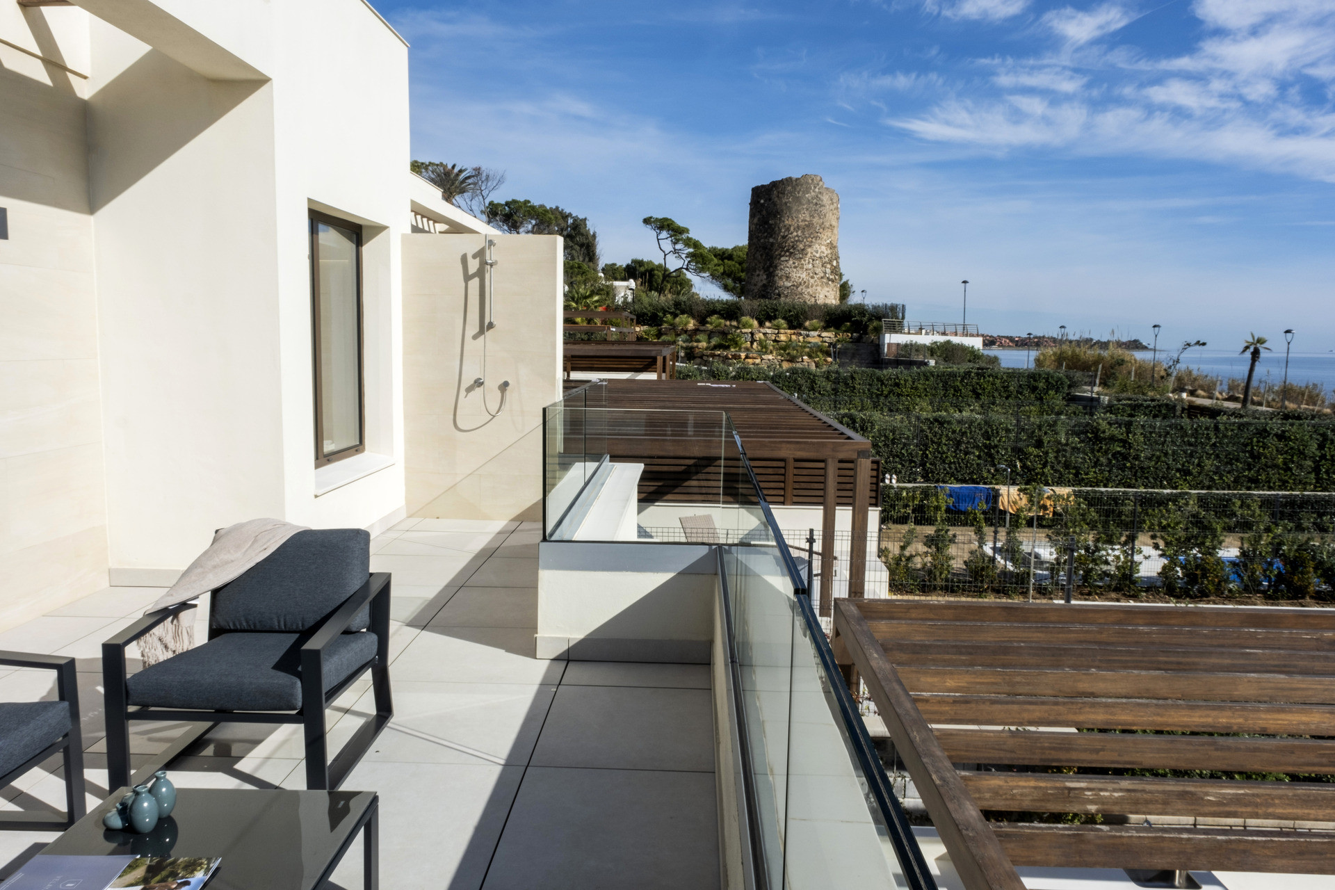 4 Bedroom Villa in Estepona - Photo 2