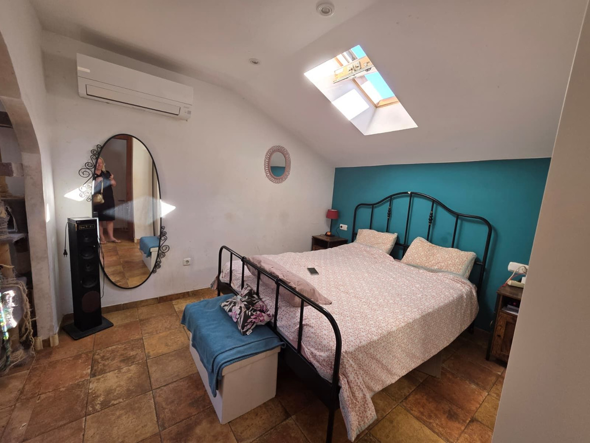 3 Bedroom Country house in Villanueva de la Concepción - Photo 15