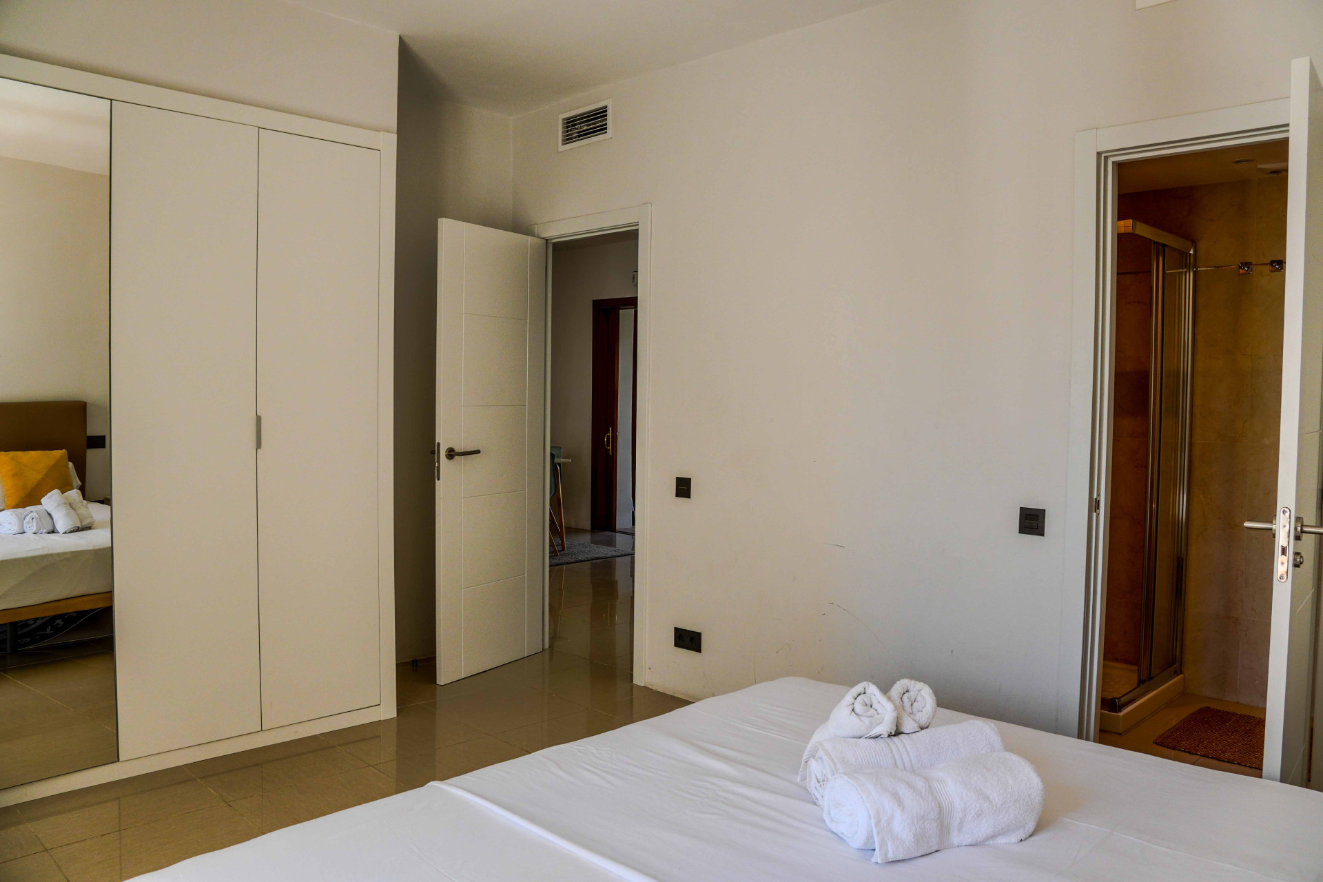 2 Bedroom Apartment in Marbella - Photo 6
