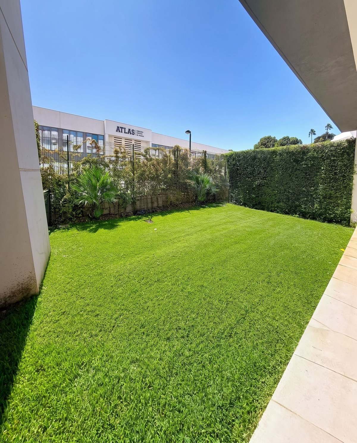 2 Bedroom Apartment in Estepona - Photo 7